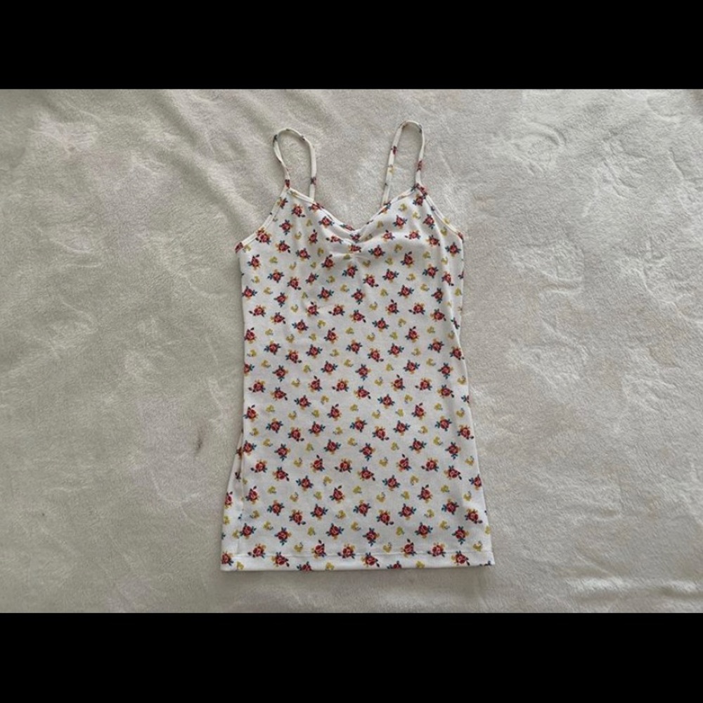 White floral scrunch tank top